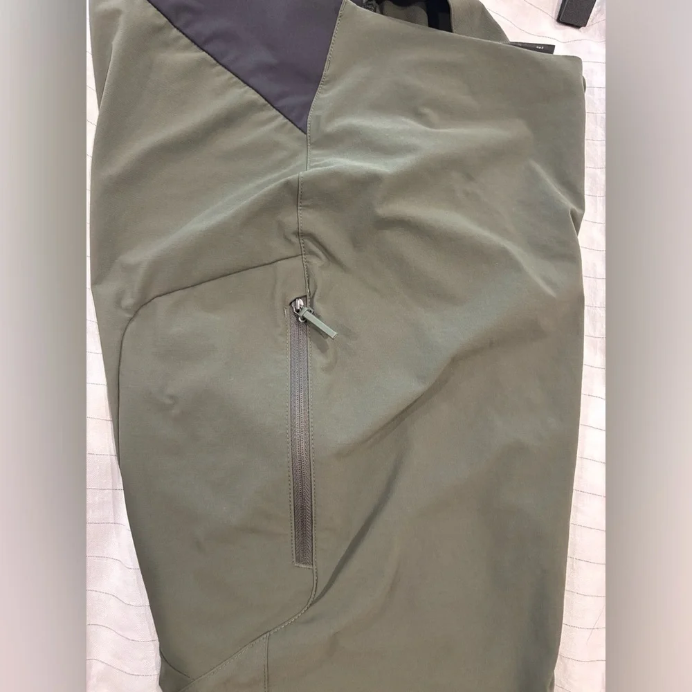 Rapha Women’s MTB Trail Pants in size Small, olive green. In perfect condition! - Picture 13 of 13